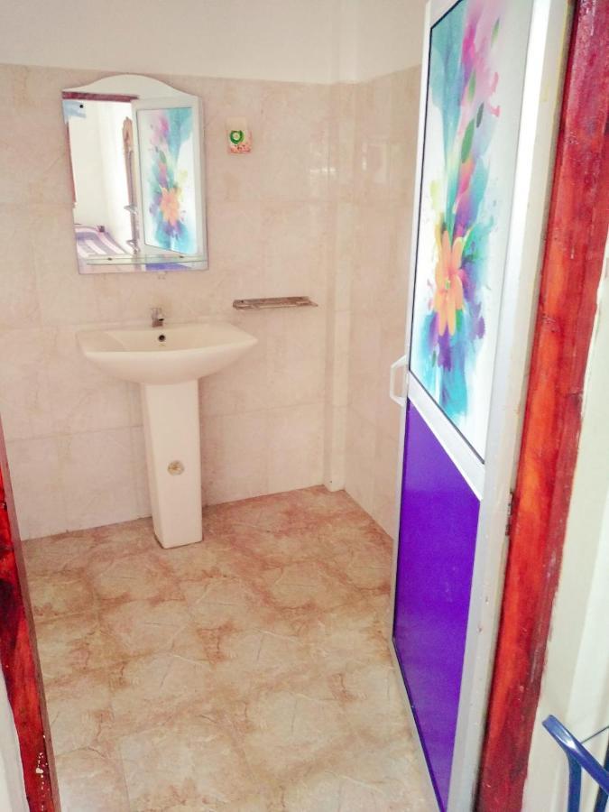 Dinesh Guest House Kataragama Dış mekan fotoğraf