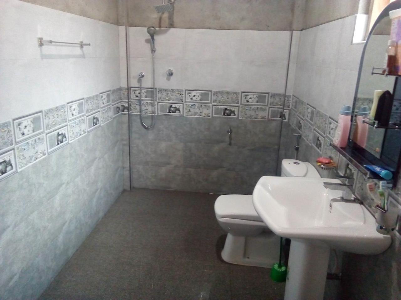 Dinesh Guest House Kataragama Dış mekan fotoğraf