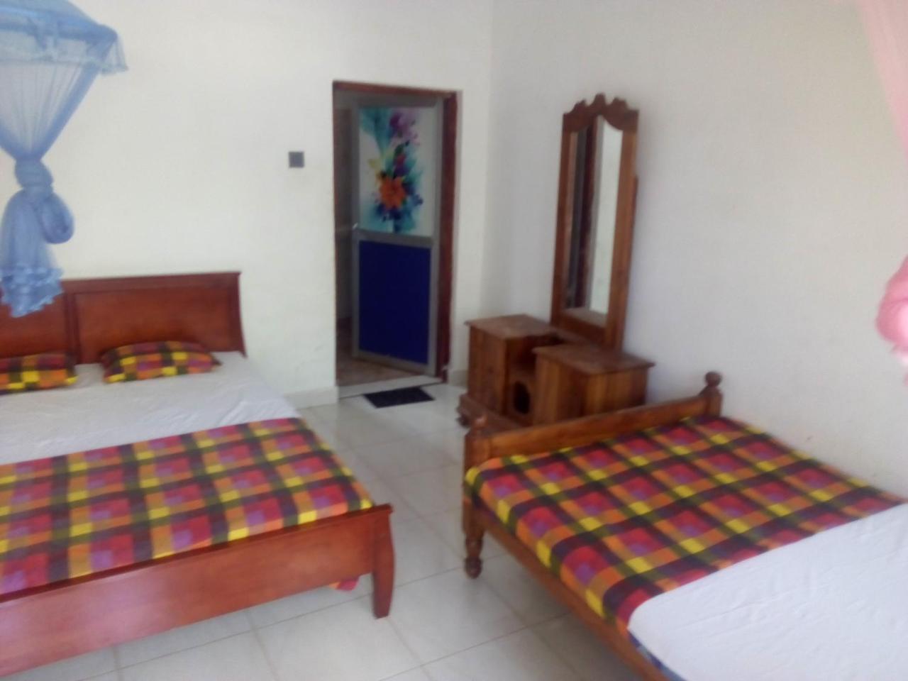 Dinesh Guest House Kataragama Dış mekan fotoğraf